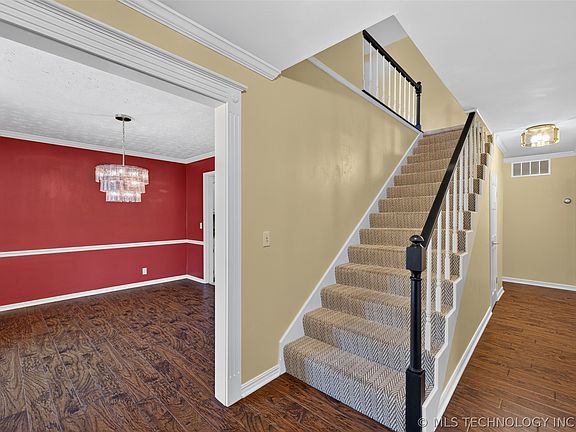 5th image of 10411 S Richmond Pl