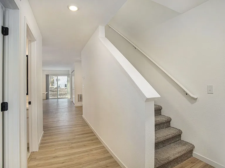 515 Burr St — Photo 8