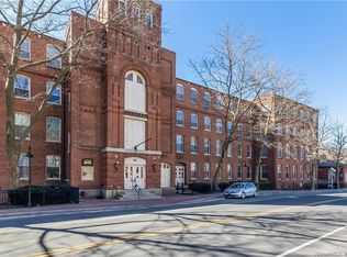 92 Main St APT 402, Deep River, CT 06417