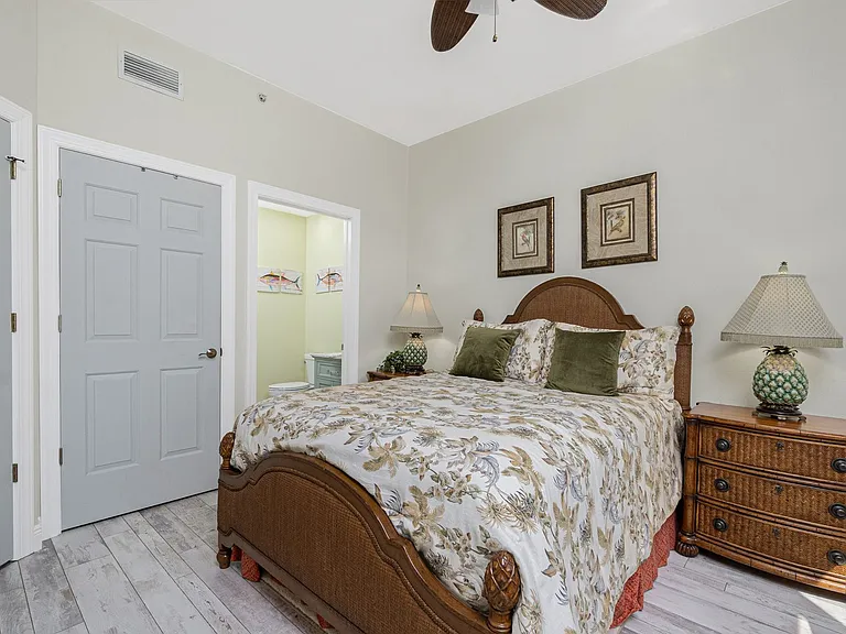3313 Sunset Key Cir #701 — Photo 31