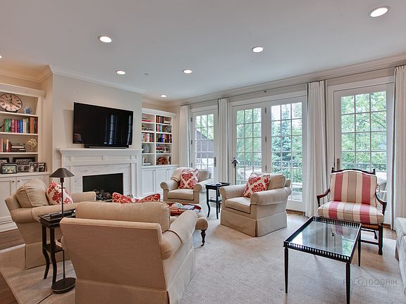 5th image of 1004 N Western Ave #0