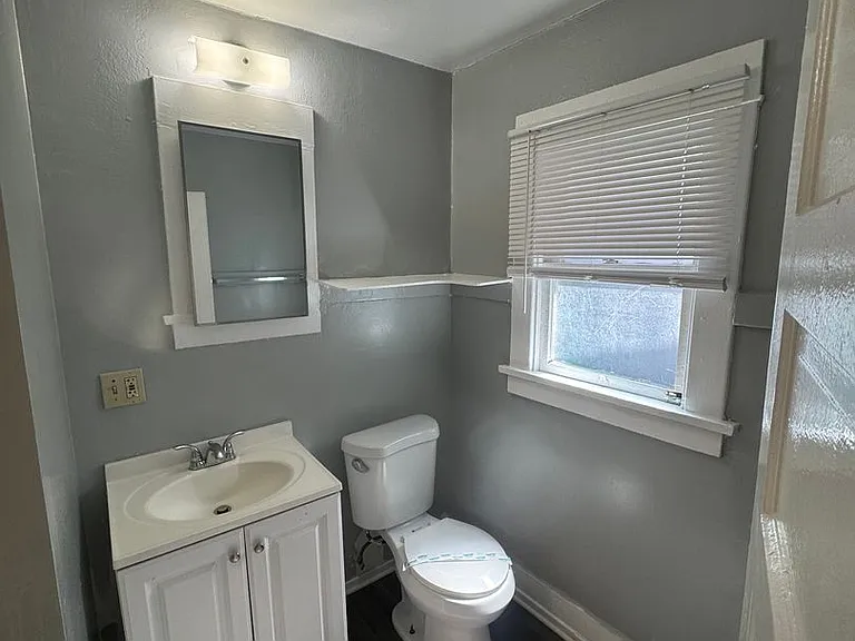 142 W Valencia Dr — Photo 20