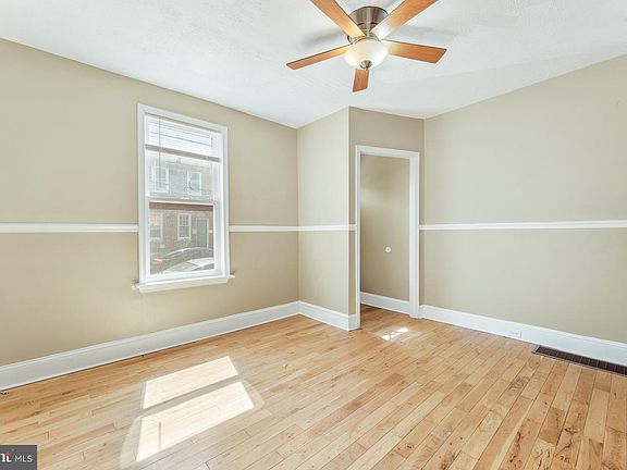 3rd image of 2432 Memphis St