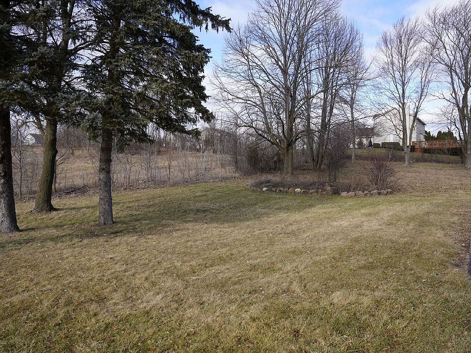 2nd image of 264 Crozier Dr Lot 3