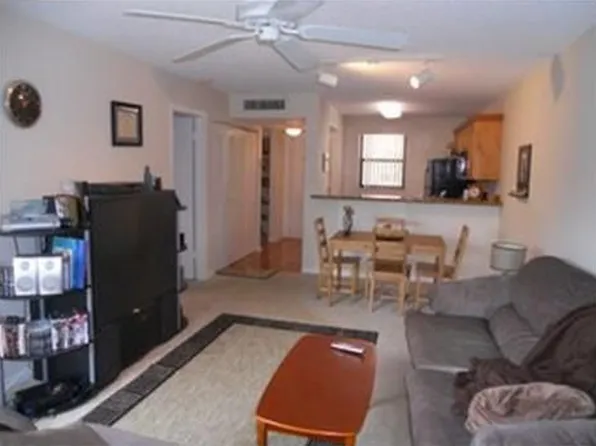 9940 Nob Hill Pl, Sunrise, FL 33351