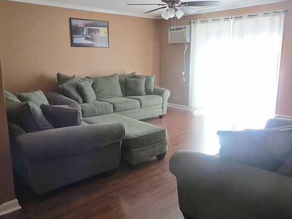 2nd image of 151 King St APT 305C