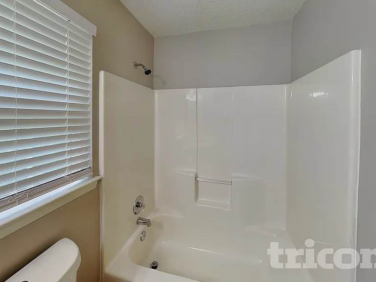 1405 Wessex Ct — Photo 15