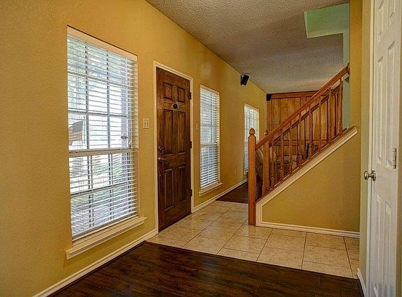 2nd image of 2510 Rebecca Dr