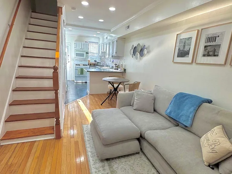 900 S Belnord Ave — Photo 1