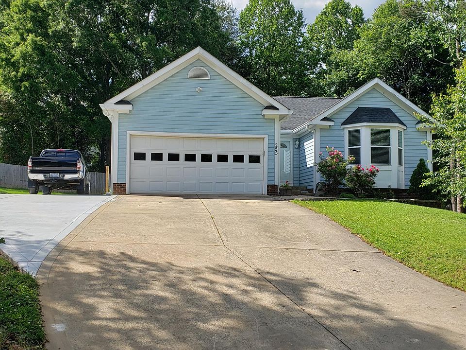 1st image of 225 Blackberry Ln