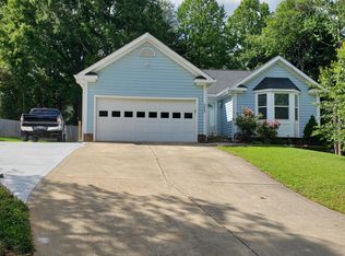 225 Blackberry Ln, Mooresville, NC 28117