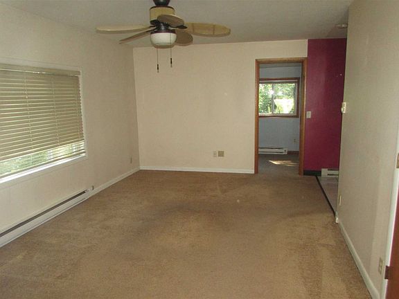 5th image of 215 Sunset Dr