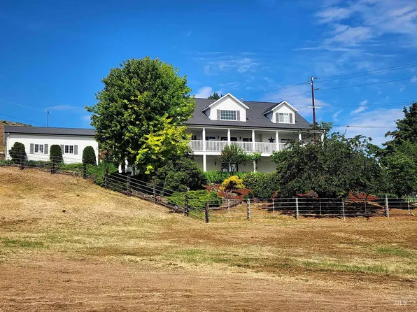 1441 Pound Ln, Clarkston, WA 99403