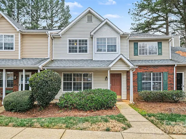 5672 Prescott Ct, Charlotte, NC 28269