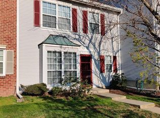 63 Townsend Ct, Franklin Park, NJ
