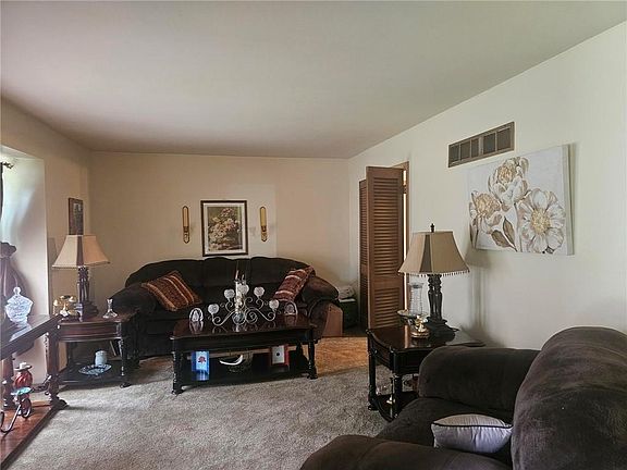 2nd image of 10504 Skiles Ave