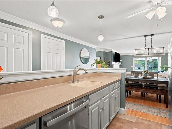 4th image of 2 Chapman Pl #2