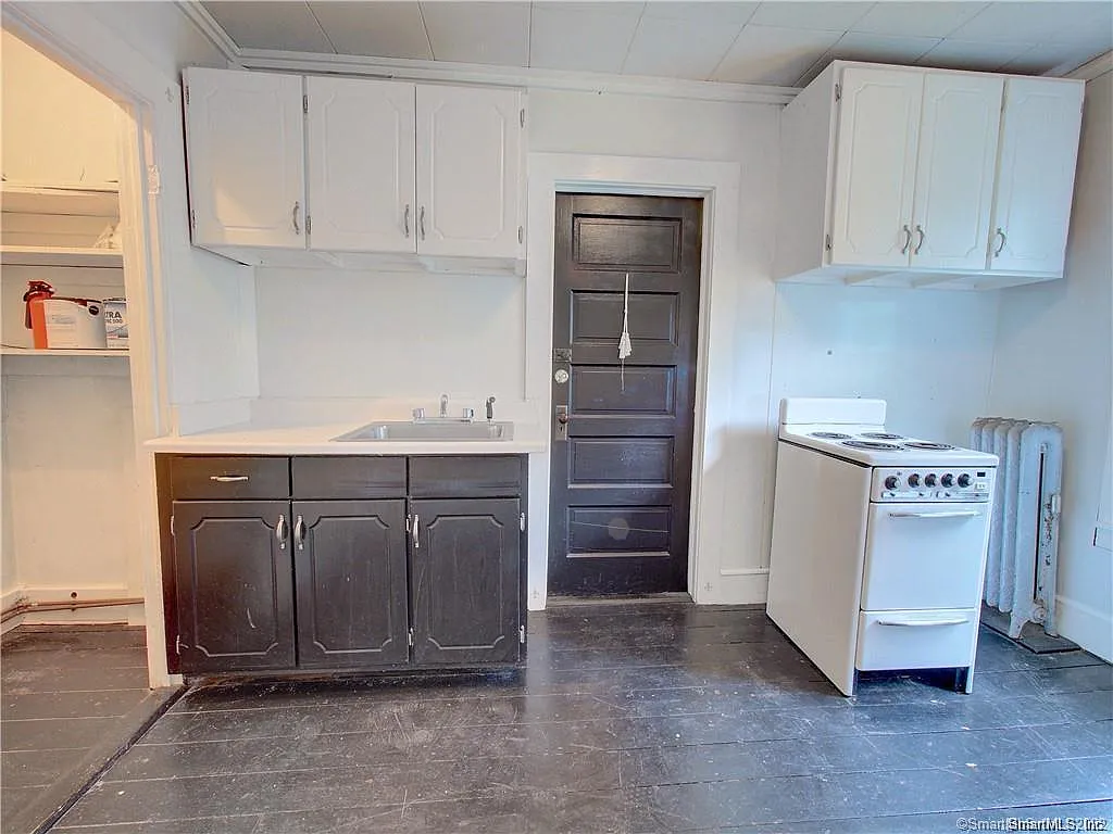 1 bed, 700 sqft, $1,400 — Photo 3
