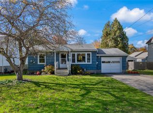 6303 Bennett St, Williamson, NY 14589