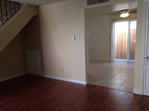 4th image of 1421 D St APT 2