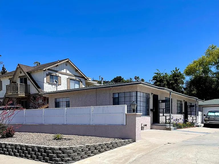 3028 Poe St — Photo 2