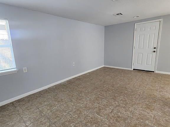 5th image of 510 E Pearce St