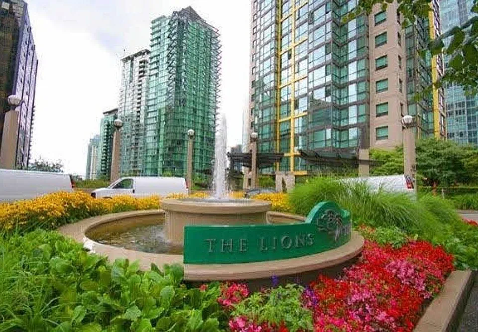 1331 Alberni St