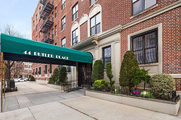 Rented by Park Property Advisors | media 14