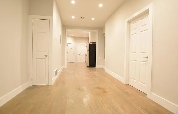 Rented by Delmark Realty LLC | media 11