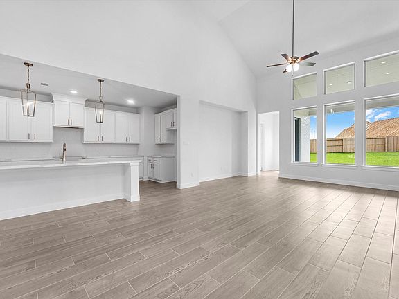 5th image of 10950 Middle Ridge Dr