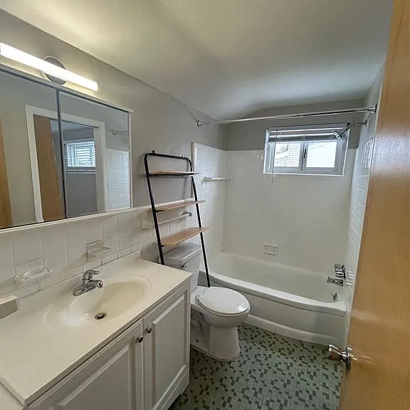 4472 Buchanan Ave — Photo 10