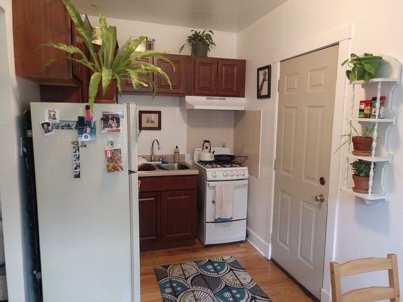 5th image of 2633 1/2 N Spaulding Ave #1N