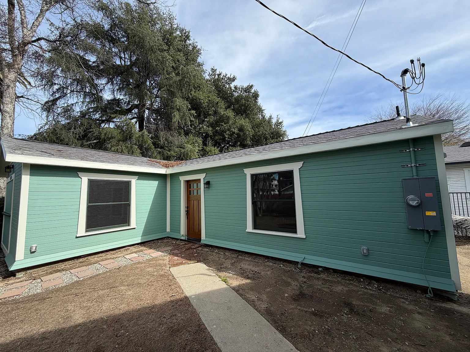 2 bed, 715 sqft, $2,350 — Photo 1