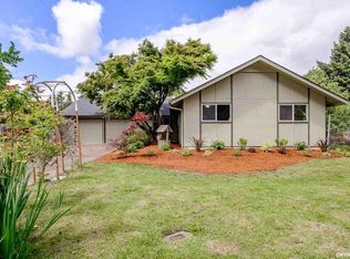 2960 Alyndale Dr, Eugene, OR 97404