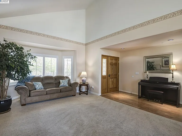 3644 Glasgow Cir — Photo 4