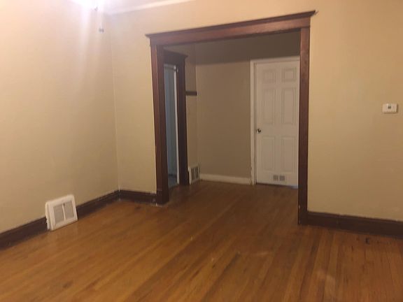 2nd image of 4950 W Warwick Ave APT 1R