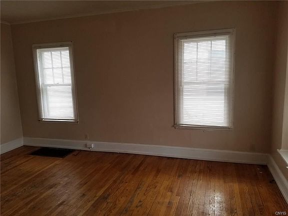 3rd image of 851 W Lafayette Ave