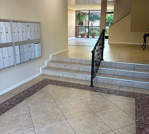 2nd image of 5403 Newcastle Ave
