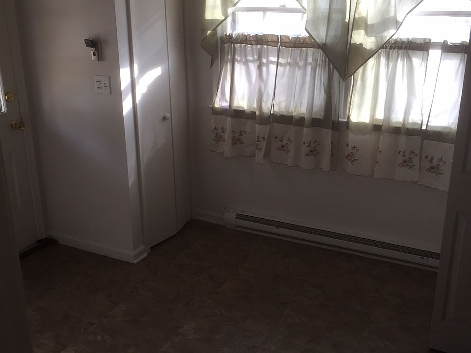 1st image of 257 W Goulson Ave