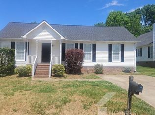 403 Fairdale Dr, Simpsonville, SC 29681