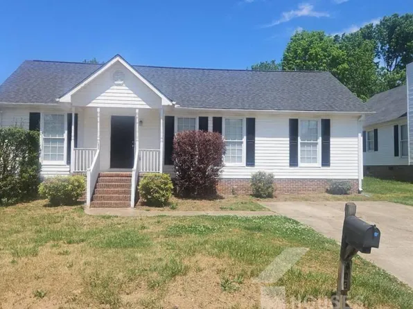 403 Fairdale Dr, Simpsonville, SC 29681