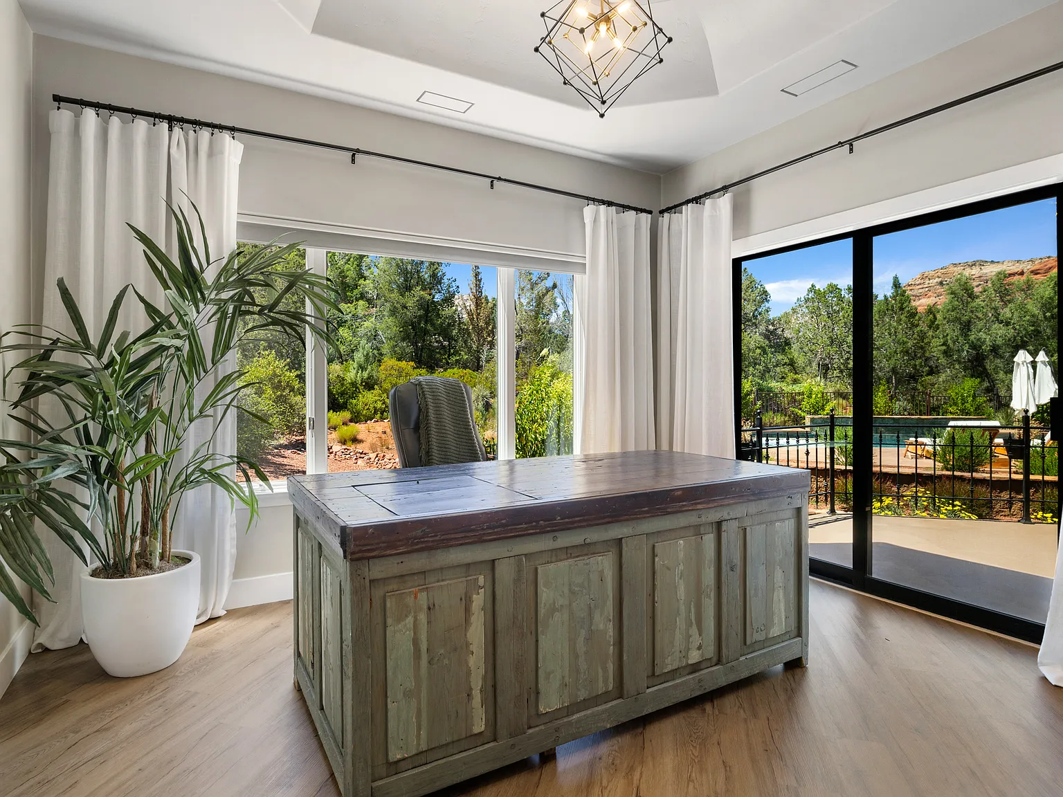 7 bed, 6165 sqft, $17,000 — Photo 4
