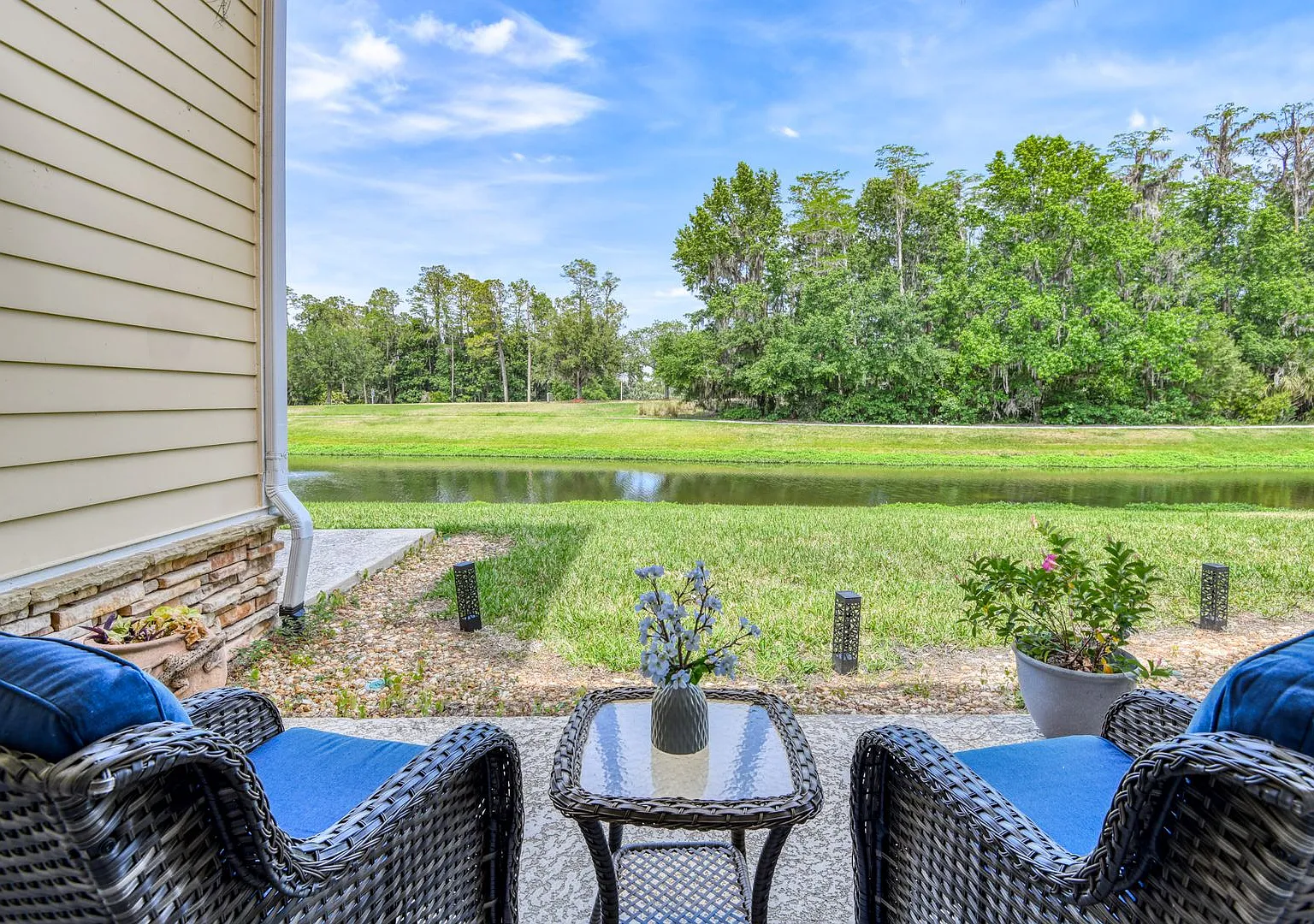 Luxury 4-bedroom - 4 bath with garage — Photo 1