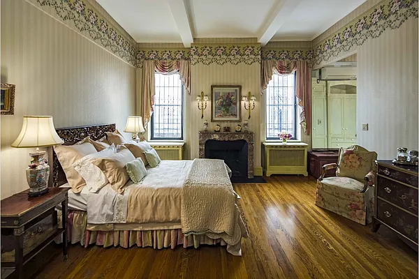 Sold by Stribling | media 13