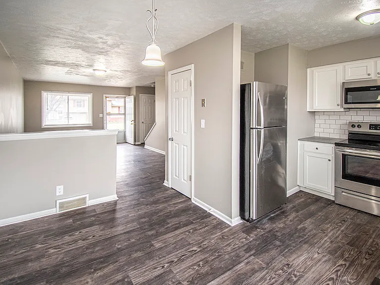 504-604 Cordes Dr — Photo 14