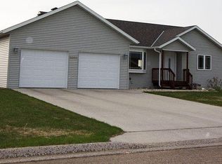 2002 Northrop Ave, Thief River Falls, MN 56701