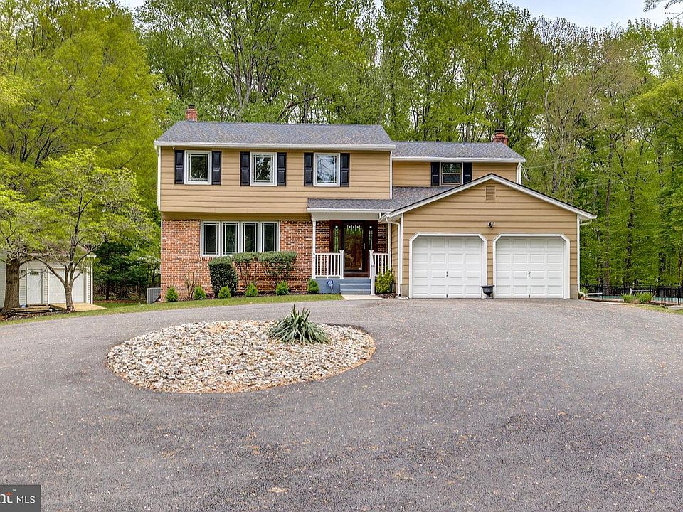 1st image of 664 Mount Laurel Rd