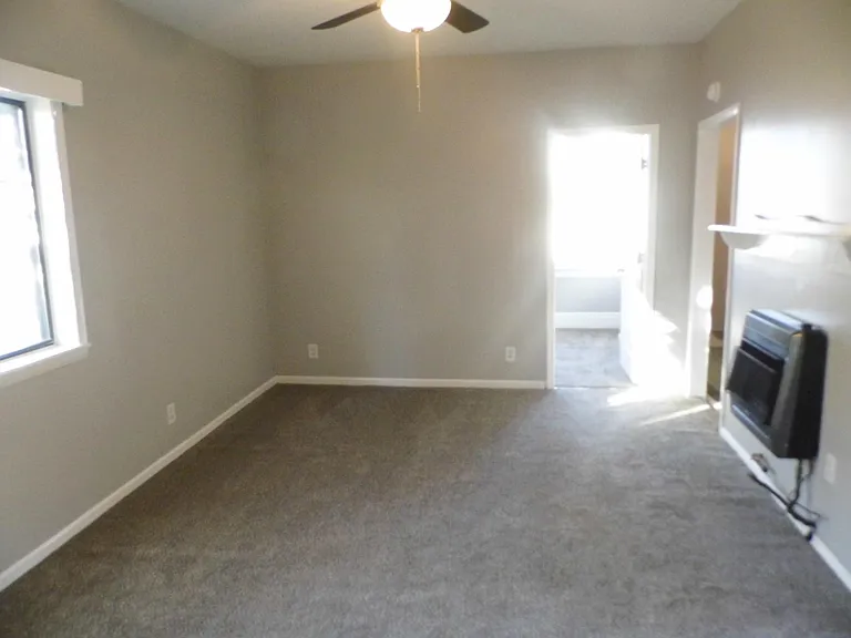 141 W Delavan Ave #UPPER — Photo 2