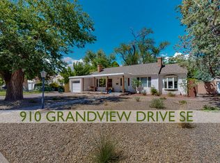 910 Grandview Dr SE, Albuquerque, NM 87108