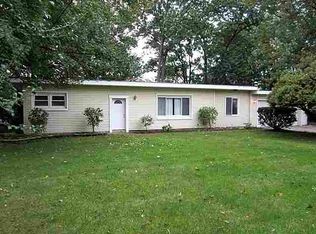 728 Troywood Dr, Troy, MI